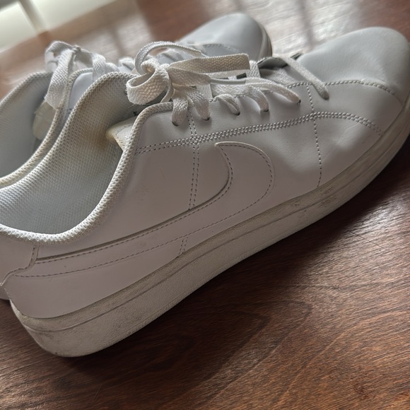 Nike - Picture 4 of 5